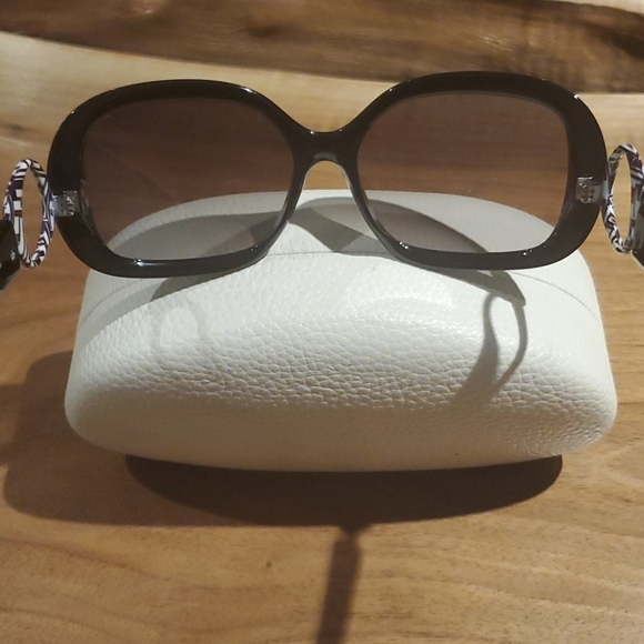 Authentic Emilio Pucci Sunglasses - Picture 3 of 7